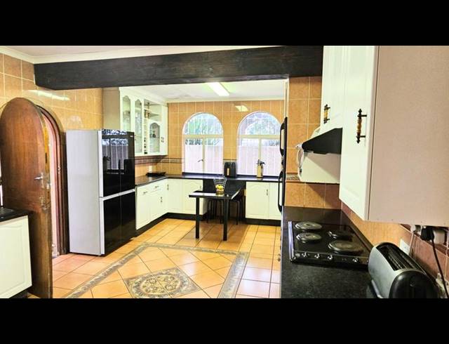 7 BEDROOM HOUSE FOR SALE IN EDEN GLEN